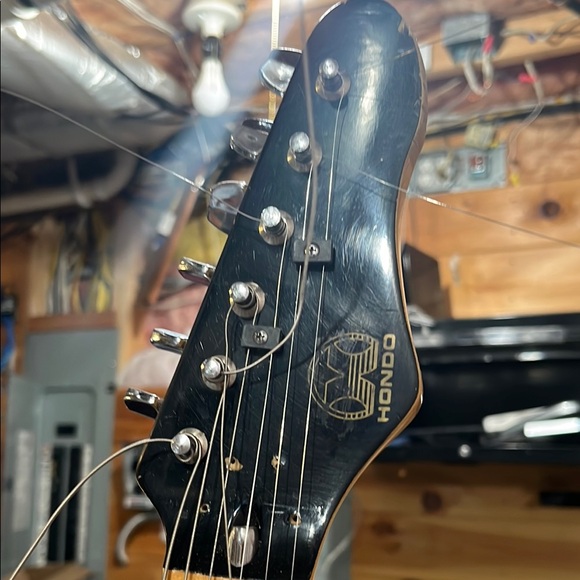 Black Electric Guitar with Maple Neck 1970s Hondo stratacaster as is for parts - Picture 6 of 8